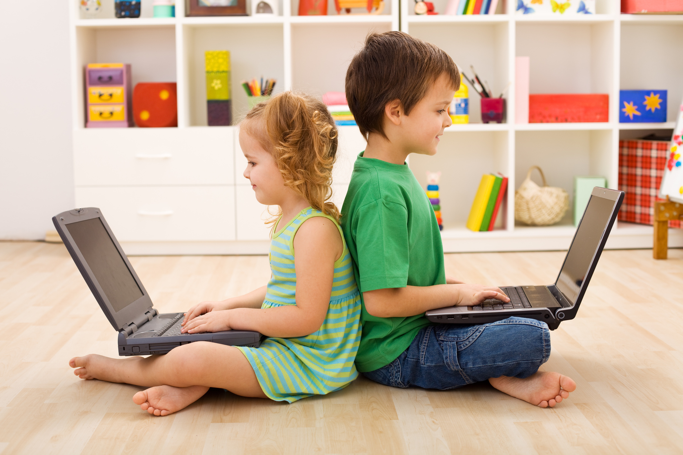 Już małe dzieci używają komputera! Czy to dobrze?