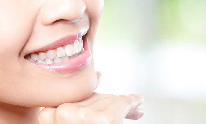 Latem uważaj na zęby – 5 ukrytych wrogów pięknego uśmiechu