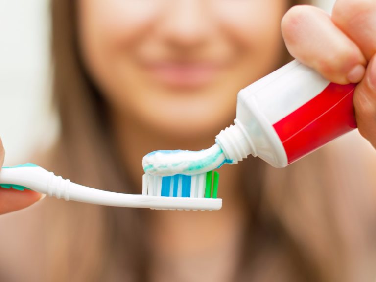 Mity związane z pastą do zębów