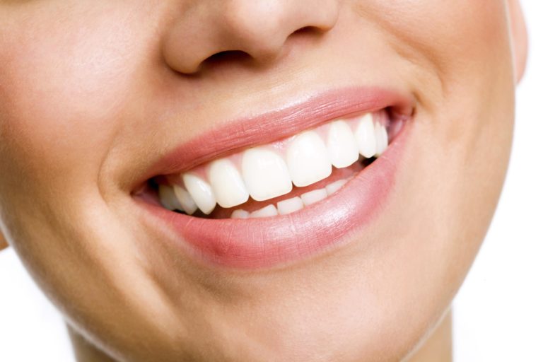 Naturalne płukanki do zębów – które najlepsze?
