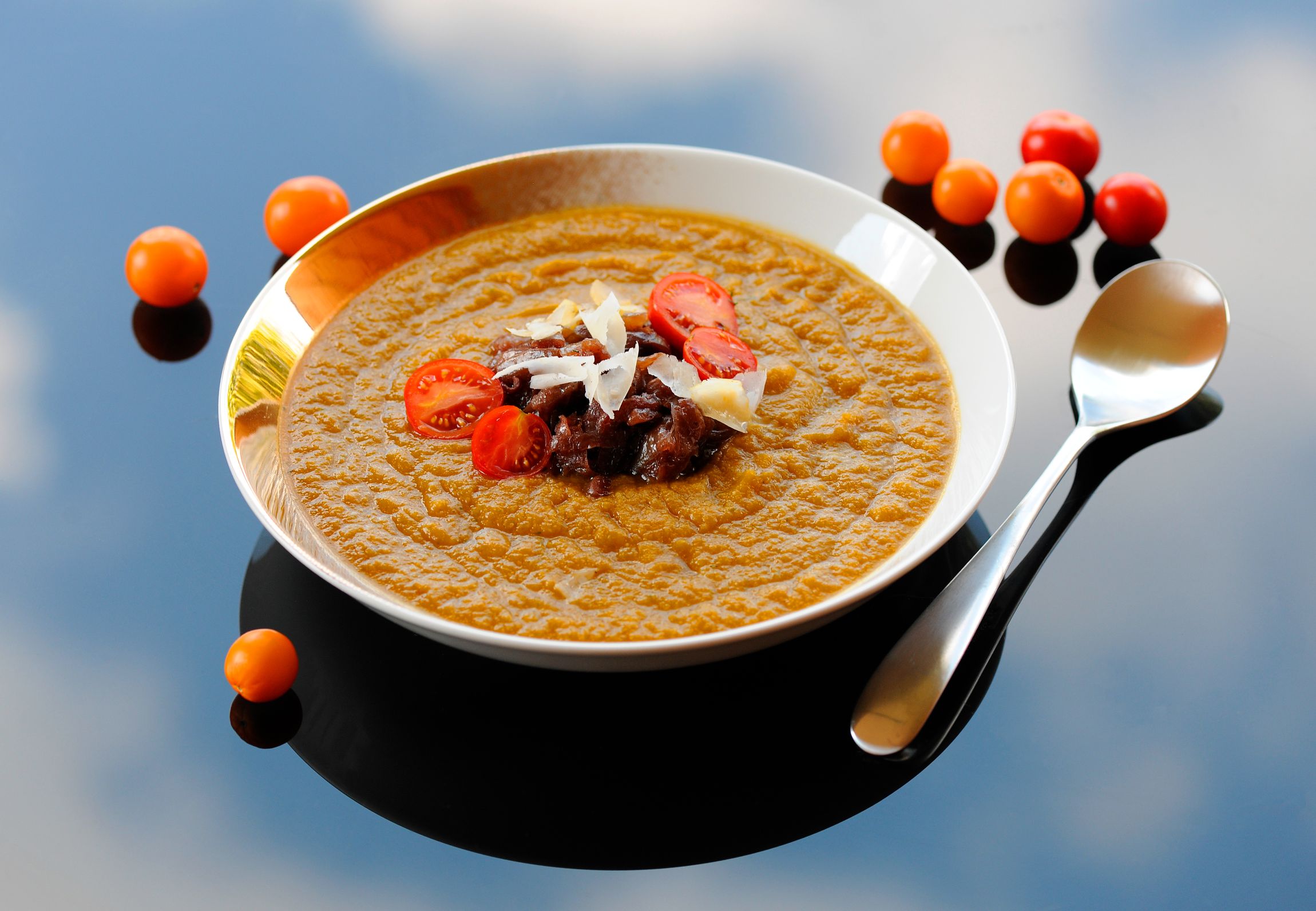 Zupa krem z sałaty lodowej i warzyw z rosołu „Złota jesień”