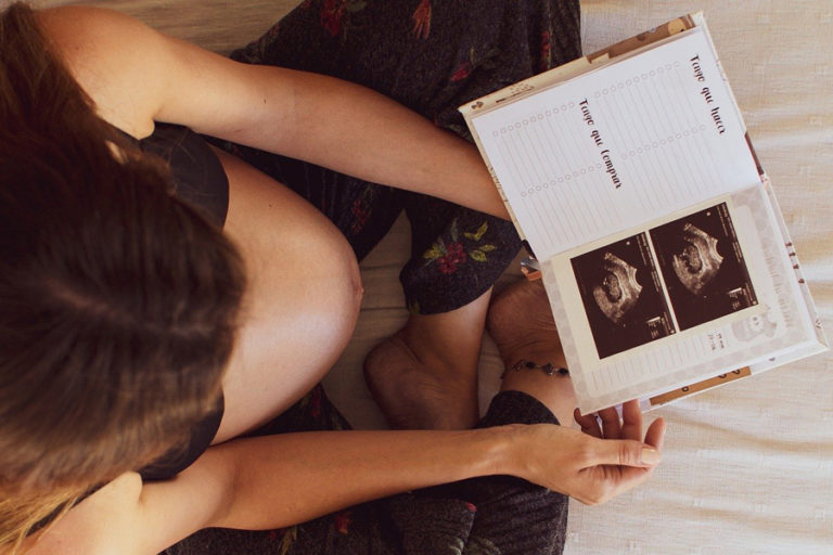 Ciążowe pamiątki – co zachować z okresu ciąży?