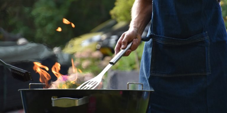 Jak skutecznie wyczyścić grill?