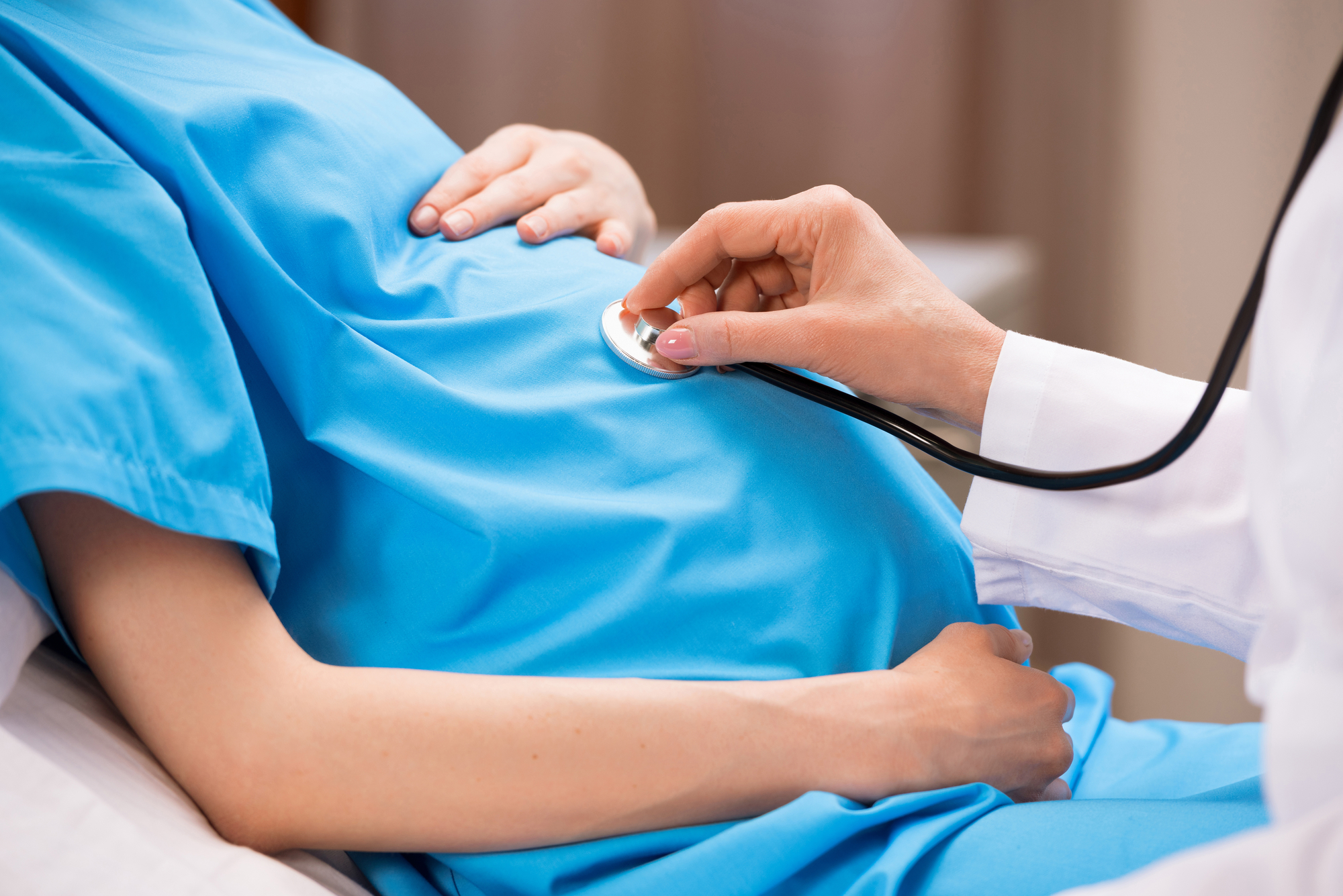 Czynniki zwiastujące poród – początek porodu i stany wymagające szybkiej hospitalizacji