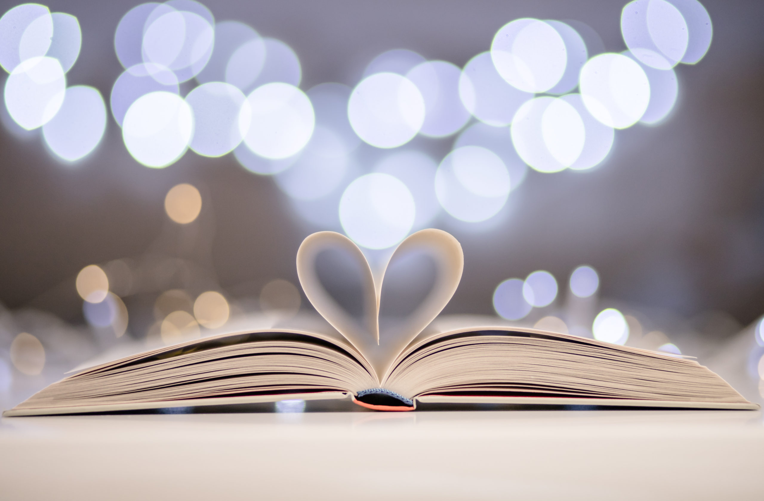 Kochasz historie o miłości? Oto 5 książek, które musisz przeczytać